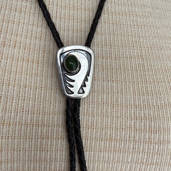 Elegant Sterling Silver Bolo Tie with leather ties also tipped with silver - Picture 11 of 11